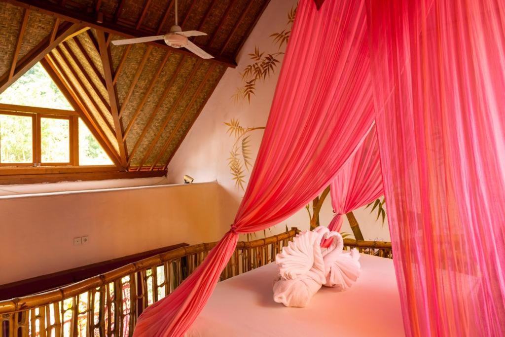 Отель Bali Bohemia Huts Убуд Экстерьер фото
